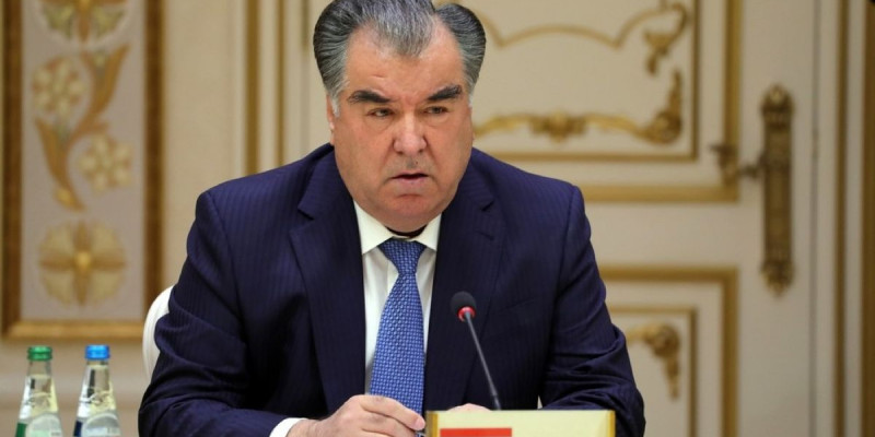 Эмомали Рахмон Тәжікстанның коронавирусты толық жеңгенін мәлімдеді