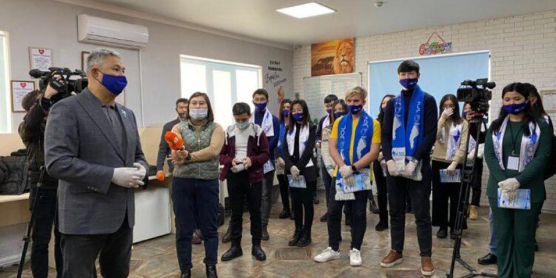 «Ақ жол» партиясының өкілдері қаржы секторының өкілдерімен кездесті