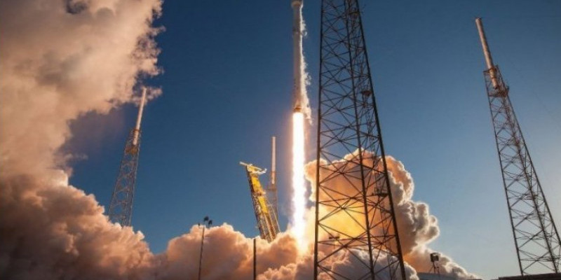 SpaceX орбитаға жіберілген спутниктер саны бойынша рекорд жаңартты