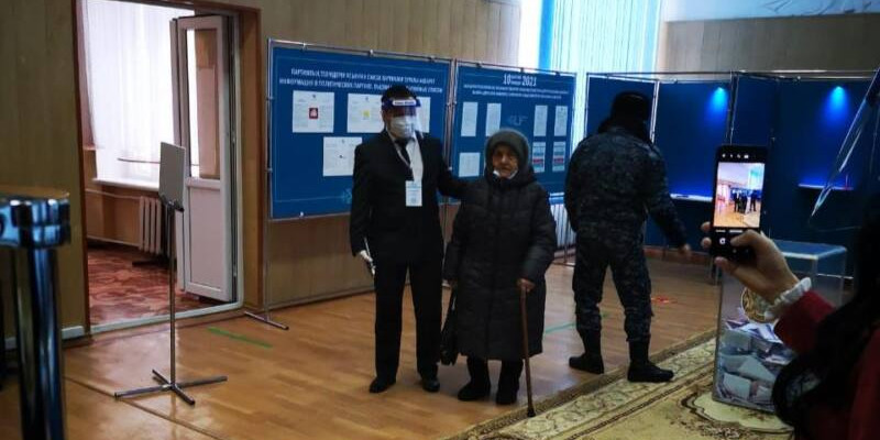 Құрбанбек Мырзабеков: Жасы үлкен қариялар өздері келіп дауыс беріп жатыр