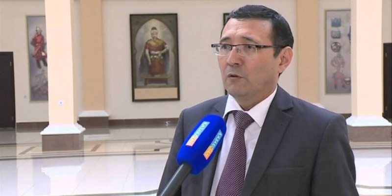 Серік Нұрмұратов: "100 жаңа оқулық" жобасы ғылыми ортаға үлкен жаңалық әкелді
