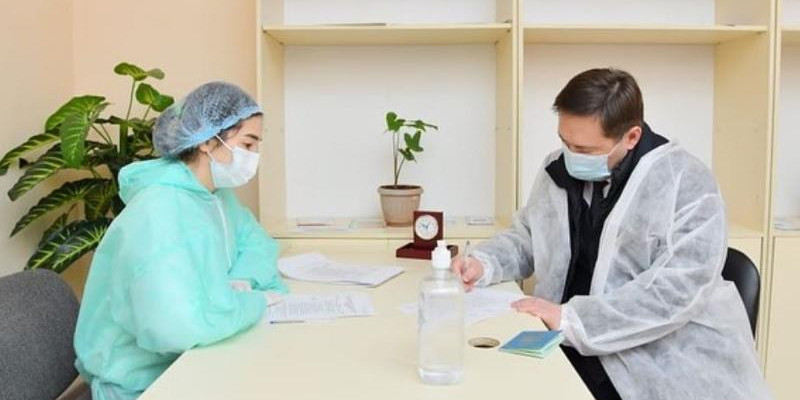 Шымкент қаласының әкімі «Спутник V» вакцинасын салдырды