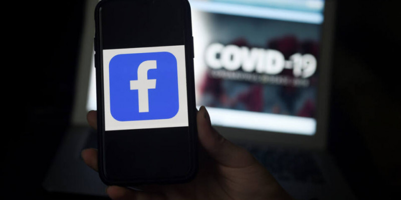 Facebook коронавирус вакцинасы туралы жалған ақпаратты өшіріп отырады
