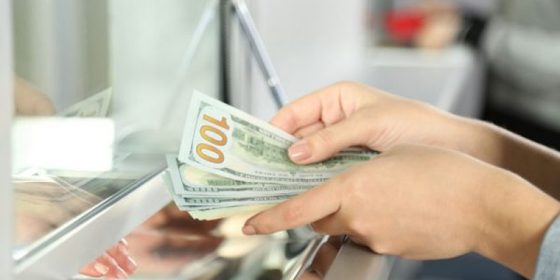 Шетелге ақша аудару операцияларының көлемі күрт өскен – Қаржы министрлігі
