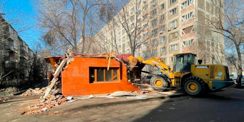 Алматыда заңсыз салынған нысандар сүріліп жатыр