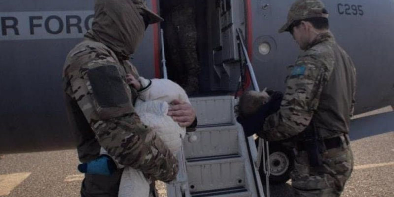 «Жусан» операциясы-5: Сириядан он екі қазақстандық елге жеткізілді (видео)