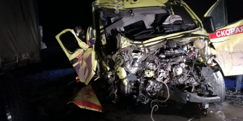 ШҚО-да жантүршігерлік жол апатынан жедел жәрдем қызметкерлері қаза тапты