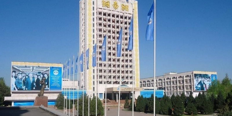 ҚазҰУ-дың жер телімдері сатылатыны рас па – Алматы әкімі жауап берді