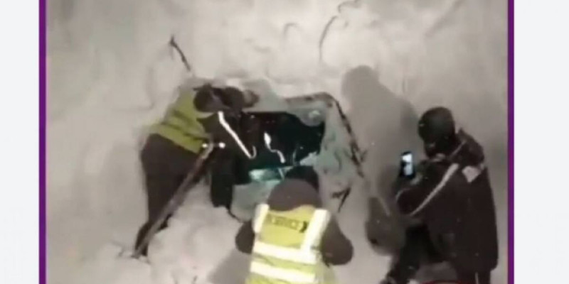 Қар көшкінінің астында қалған «Газельдегі» жолаушылар құтқарылды