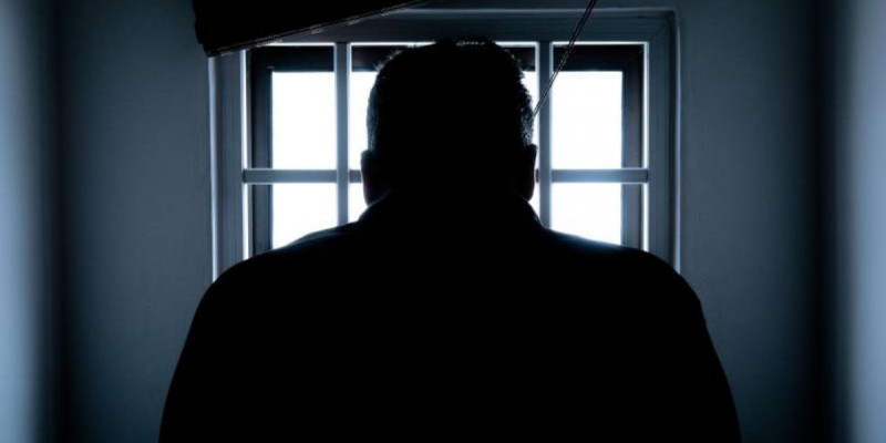 Оқушы қыздар педофилді өз беттерінше жазалап, түрмеге түсірді