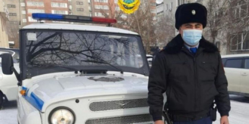 Семейлік полицей көпірден секірмек болған жасөспірімді құтқарды
