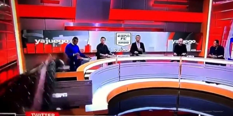 Тікелей эфир кезінде тележүргізушіні декорация басып қалды (видео)