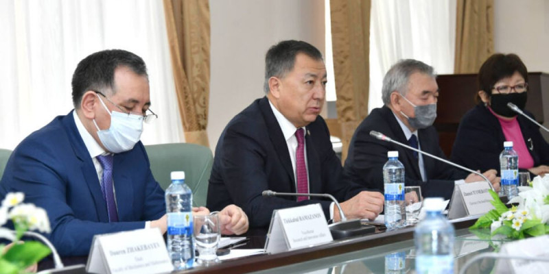 ҚазҰУ ректоры француз ғалымдарына бірлескен археологиялық зерттеулер жасауды ұсынды
