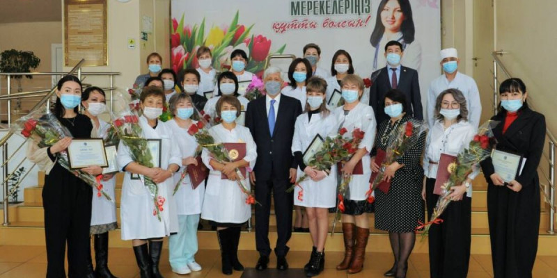 Алматы облысының дәрігер қыз-келіншектері марапатталды