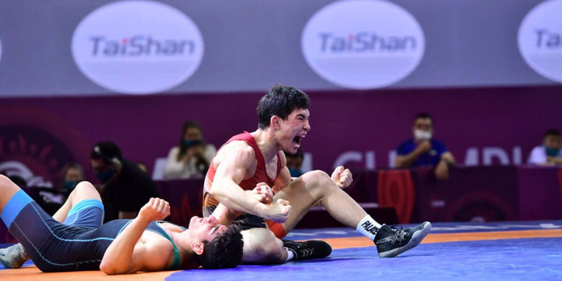 19 жастағы қазақ балуаны грек-рим күресінен Азия чемпионы атанды