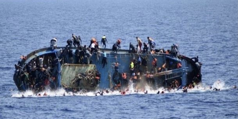 Заңсыз мигранттар мінген қайық аударылып, 130 адам қаза тапты