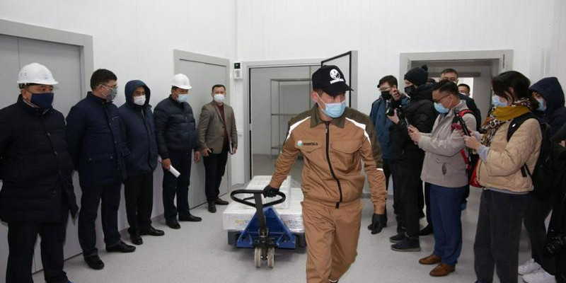 Қазақстандық QazVac вакцинасының алғашқы партиясы жөнелтілді