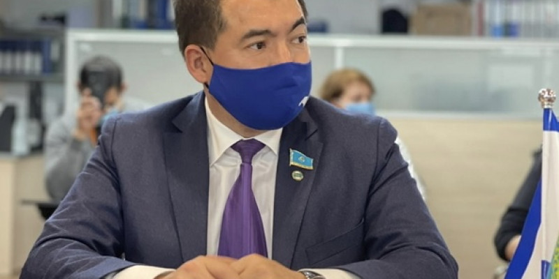 Депутат техникалық қызметкерлердің жалақысын көтеруді ұсынды