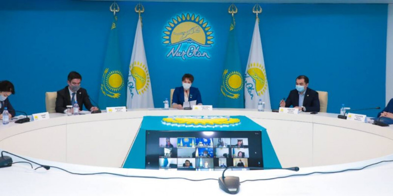 «Nur Otan» медициналық қызметкердің құқығы жөніндегі  институт құруды ұсынды