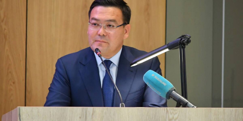 Шөкеевтің орынбасарының парамен ұсталғаны туралы хабар тарады
