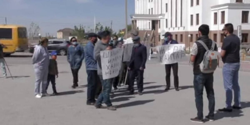 "Жер қайтарылсын!" Қызылорда облысында диқандар наразылыққа шықты