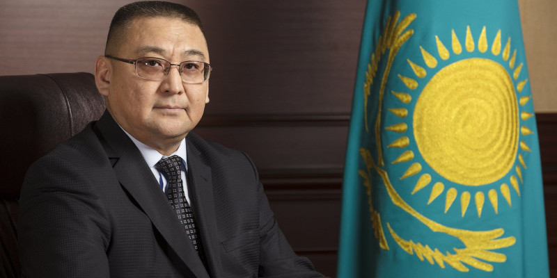 МҚІА Президент сынға алған шенеуніктің қайта қызметке тағайындалуын түсіндірді