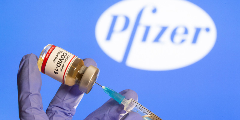 АҚШ жасөспірімдерге арналған Pfizer вакцинасын мақұлдады