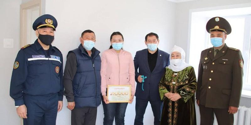 Өрт кезінде қаза тапқан құтқарушының отбасына баспана берілді