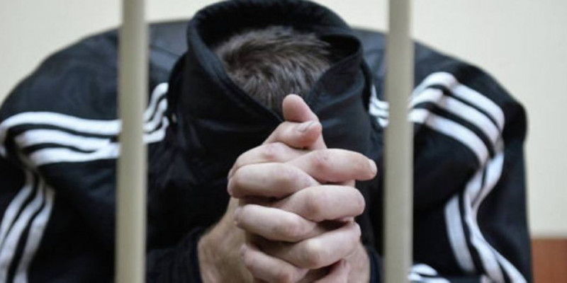 Досының өлімін естіп, ашуланған: Алматыда лифтіні тепкілеген азамат ұсталды