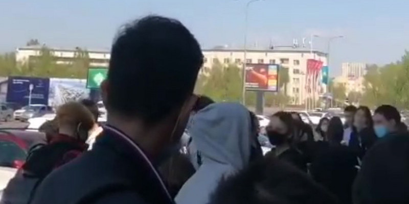 Елордадағы мектептердің бірінен 175 адам эвакуацияланды