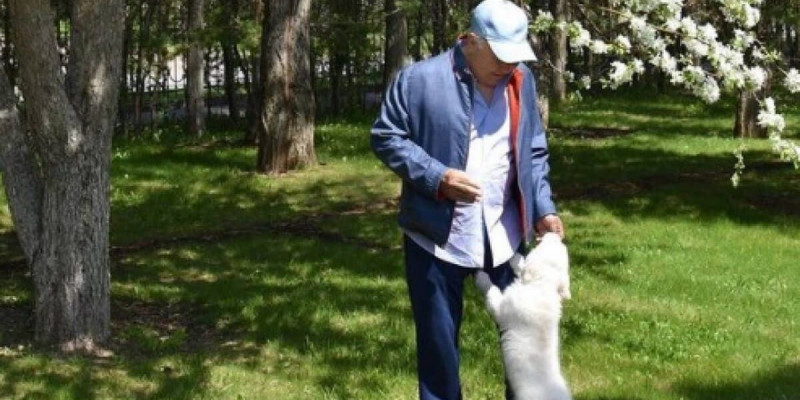 «Адамдардың бәрі ауласына тал ексе...». Нұрсұлтан Назарбаевтың табиғат аясындағы жаңа фотосы жарияланды