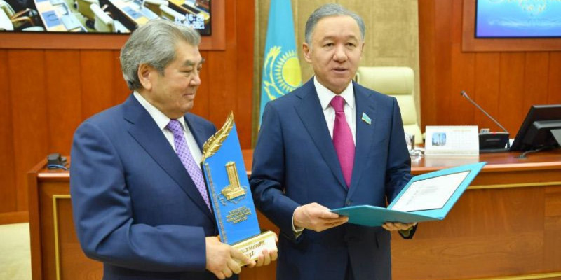 Журналистерге «Парламент сөзі» сыйлығы табысталды
