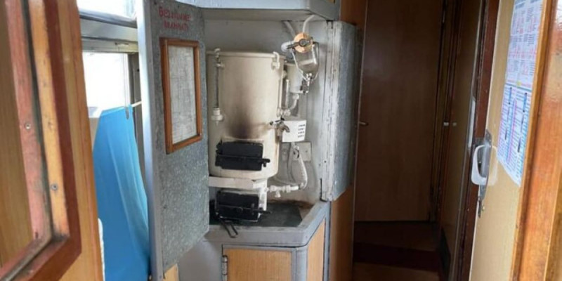 Қапырық әрі лас: Депутат пойыз вагондарының сапасын сынға алды