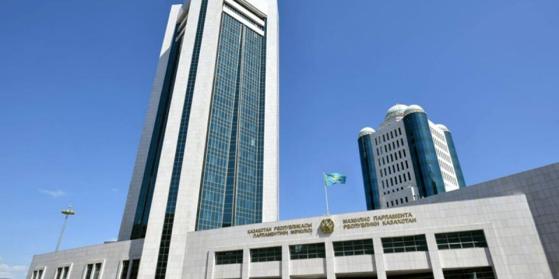 Парламент палаталарының бірлескен отырысы басталды