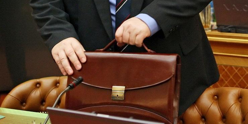 Парламент депутаттары демалысқа кетті