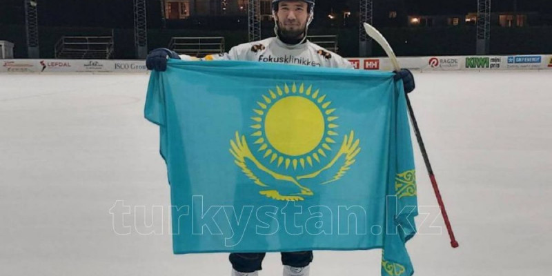 Норвегиядағы хоккейші әрі бас бапкер қазақ