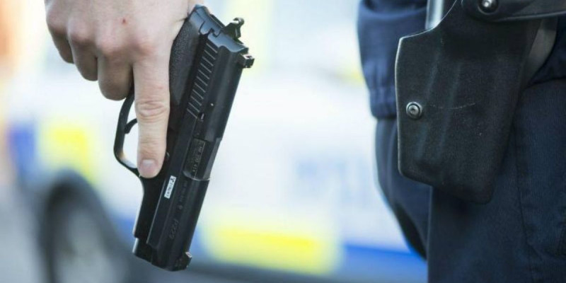 Арқалықта полиция қызметкерінің көлікке оқ атуы заңды деп танылды