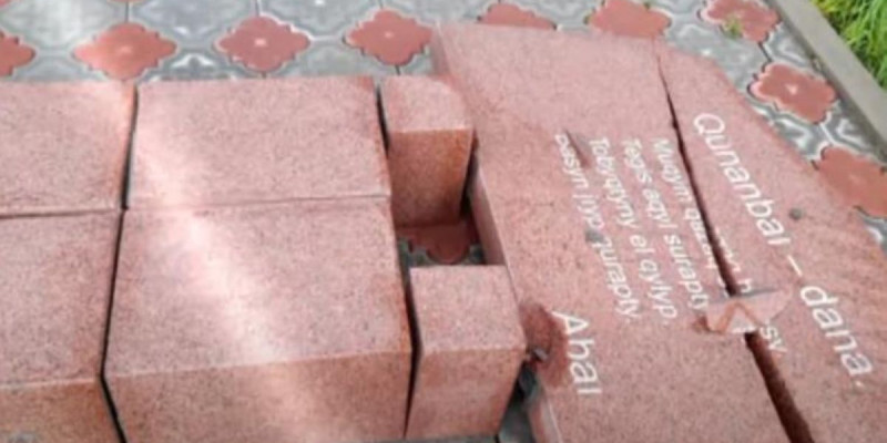 28 миллионға жөндеуден өткен Құнанбай әулетінің қорымын жел қиратып кеткен
