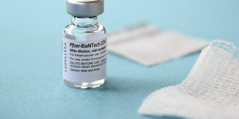 Тоқаев Қазақстанға Pfizer вакцинасын жеткізуді кешіктіргендерге шара қолдануды тапсырды