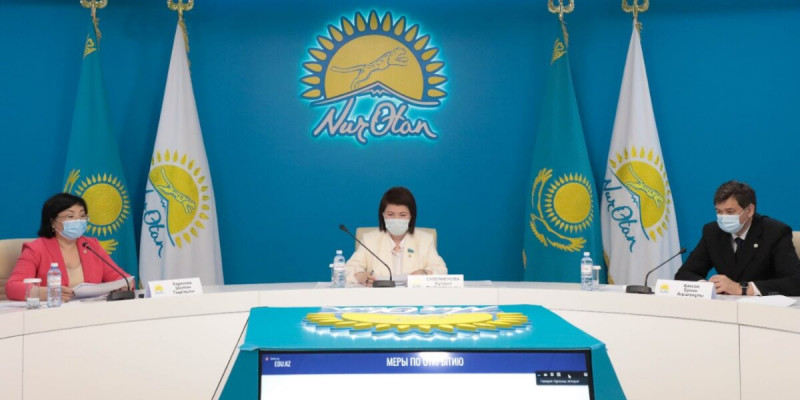 Мұғалімдер 100% вакцина алса ғана офлайн оқуға көшеміз – Бас санитар дәрігер