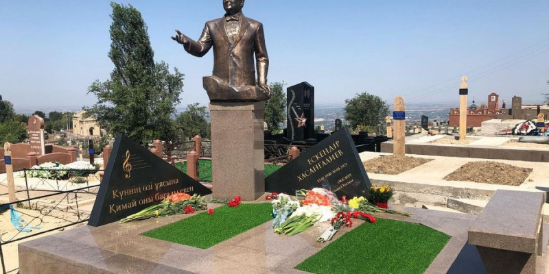 Ескендір Хасанғалиевке ескерткіш орнатылды
