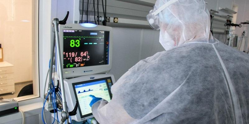 Вакциналау паспортын сатып алған әйел ауыр халде жатыр