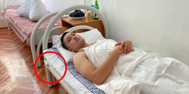 Жарылыстан зардап шеккен прокурордың неге есіктің үстінде жатқанын Қорғаныс министрлігі түсіндірді