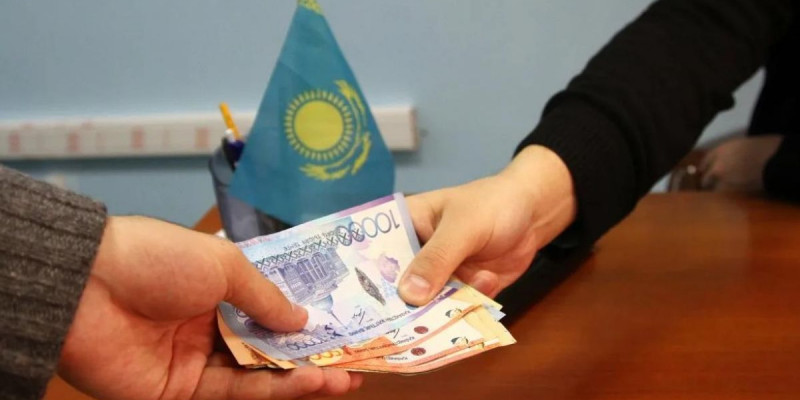 Жемқорлық туралы хабарлаған 5 адам 650 мың теңге сыйақы алған