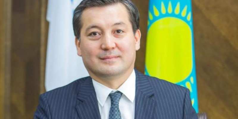 Жаңадан тағайындалған Экология министрі қазақша сөйлеуге қиналғаны үшін ескерту алды