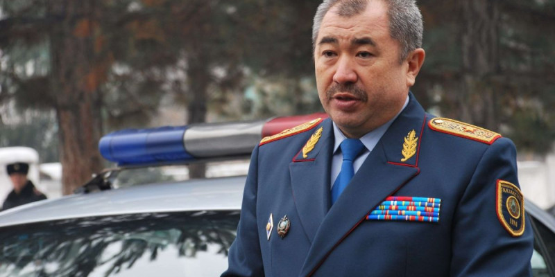 Алматыдағы атыс: министр қаза тапқандардың отбасына көңіл айтты