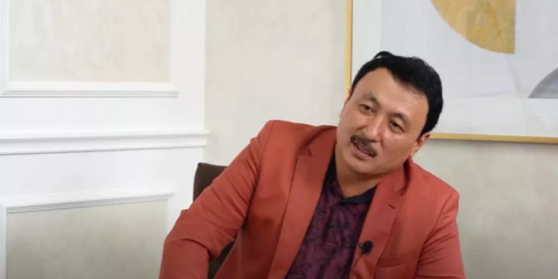 "Қызым мен жұбайым қайтқаннан кейін үйге кіре алмай, ұзақ отыратын едім" – Аманжол Әлтаев