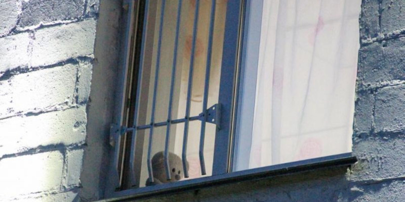«Өзін-өзі өлтіруге жеткізу» бабымен тергеу басталды: Павлодарда жасөспірім бала өз үйінде өлі табылды