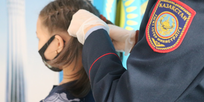 Өскеменде оқушы қыз сабаққа бармау үшін ата-анасына арыз түсірген