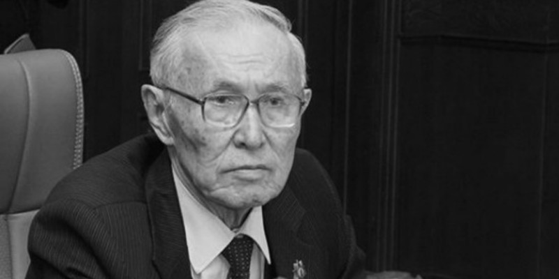 Ғалым Серік Қирабаев өмірден озды